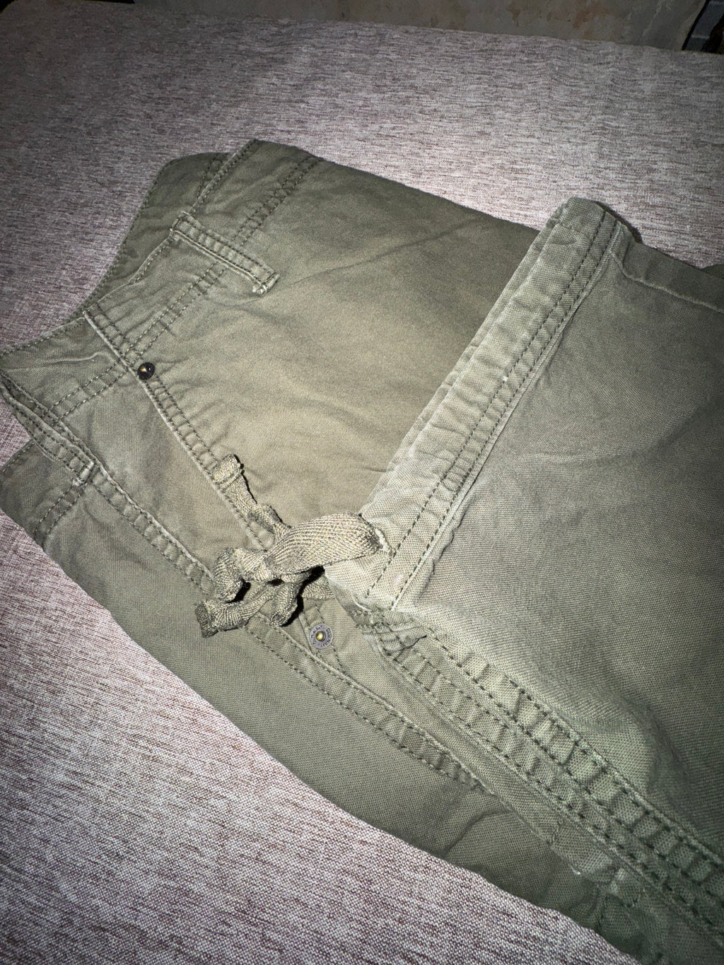Old Navy 94 Cargo Pants (Like New)