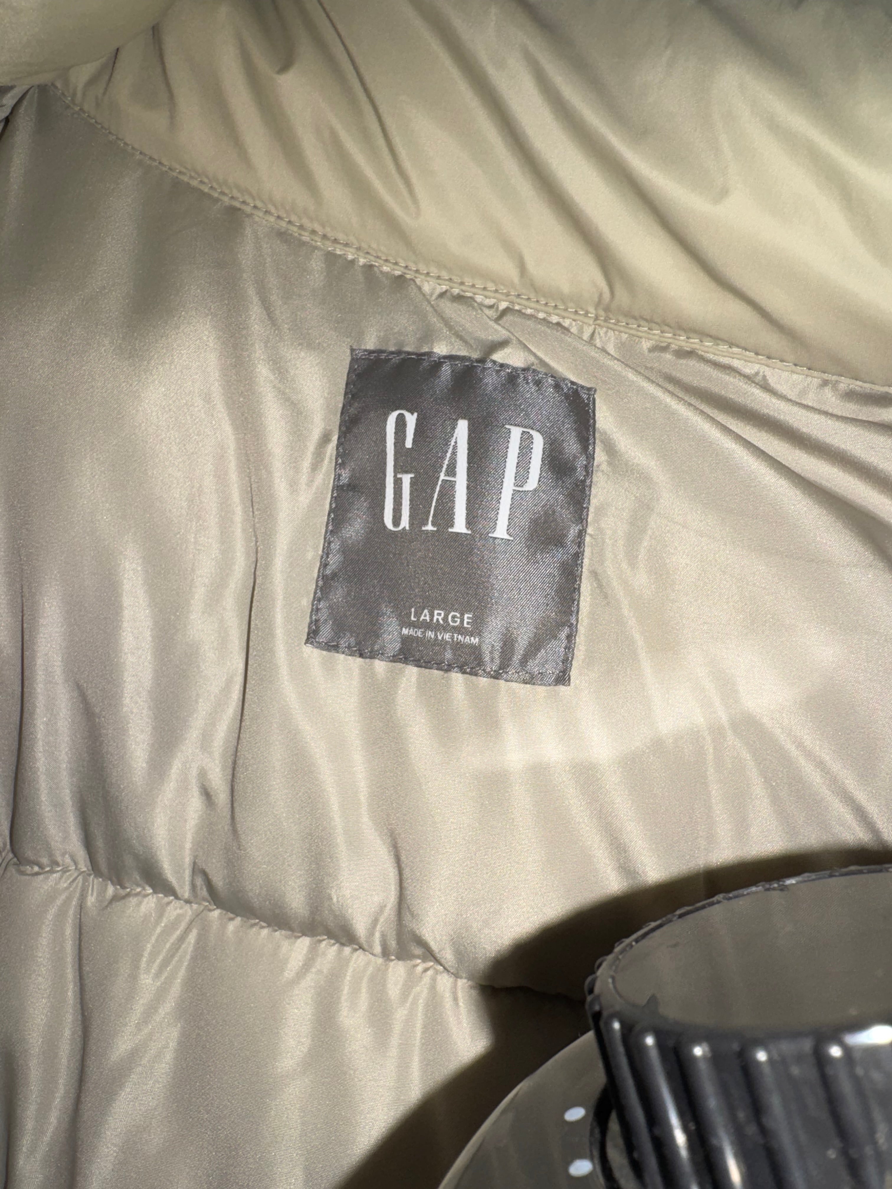 GAP Recycled Cream Nylon Puffer Vest