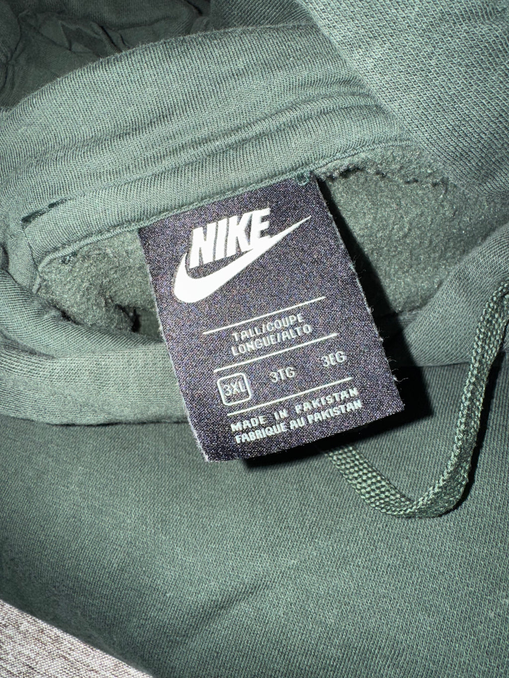 Men’s Nike Pullover Hoodie with Swoosh Logo (Like New)