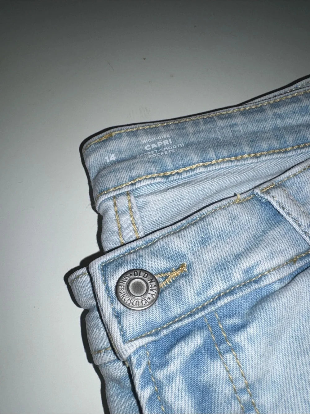 Report Old Navy High-Rise Capri Secret-Smooth Pockets Blue Skinny Jeans (New)
